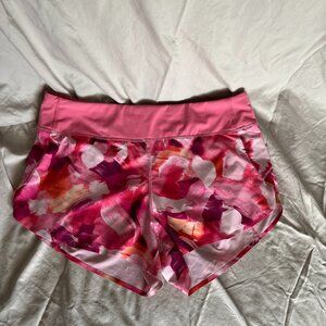 Athleta Printed Run With It 3.5 in shorts